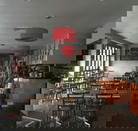 Busy Bee Takeaway  Cafe - Schoolies Week Accommodation