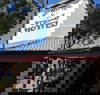 Magpie and Stump Hotel - Schoolies Week Accommodation