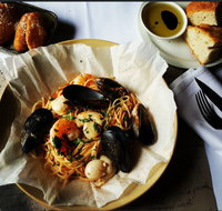 Mamma Vittoria's - Schoolies Week Accommodation