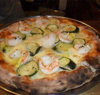 Pizzami - Schoolies Week Accommodation