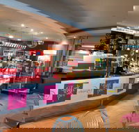 SJ's Bistro - Schoolies Week Accommodation