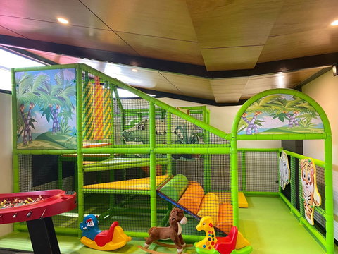 Cazalys Palmerston Club - Schoolies Week Accommodation 1