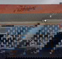 The Hardware Store Cafe  Eatery - Schoolies Week Accommodation