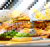 Vince  Me - Schoolies Week Accommodation