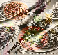 Crust - Mount Gravatt - Schoolies Week Accommodation