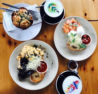 Piggy Back Cafe - Schoolies Week Accommodation
