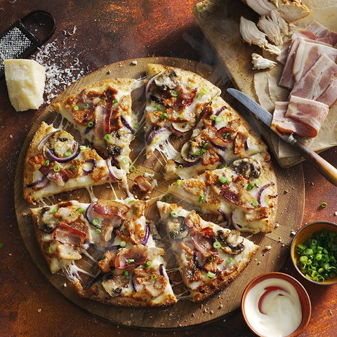 Domino's - Tumbi Umbi - Schoolies Week Accommodation 0