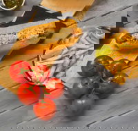 5 Dogs Gourmet Hot Dogs - Mount Gravatt - Schoolies Week Accommodation