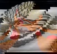 Red Rock Charcoal - Schoolies Week Accommodation