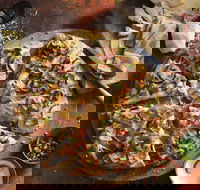 Domino's - Inverell - Schoolies Week Accommodation