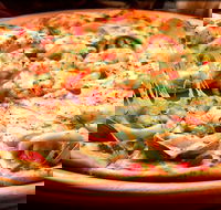 Monte Carlo Pizza - Schoolies Week Accommodation