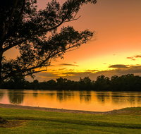 Three Birds Riverfront Restaurant - Schoolies Week Accommodation