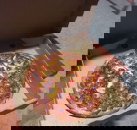 Best In The West Pizza - Schoolies Week Accommodation