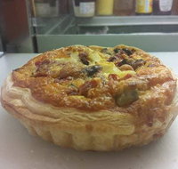 Croissant Bakery - Schoolies Week Accommodation