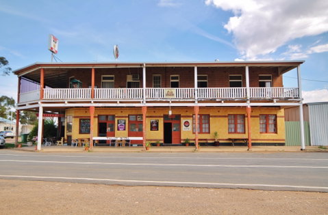 Railway Hotel Bribbaree - Schoolies Week Accommodation 1