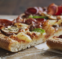 Domino's - Florey - Schoolies Week Accommodation