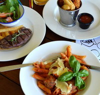 Indigo  Eats Treats  Bar - Schoolies Week Accommodation
