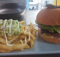Burger Pl8  - Jindalee - Schoolies Week Accommodation