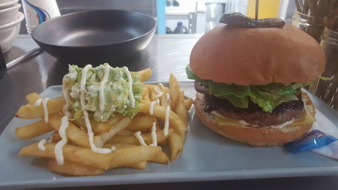Burger Pl8  - Jindalee - Schoolies Week Accommodation 0