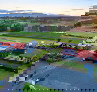 Travertine Wines - Schoolies Week Accommodation