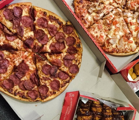 Pizza Hut - Caroline Springs - Schoolies Week Accommodation 0