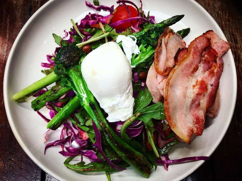 Firefly Cafe - Schoolies Week Accommodation 0