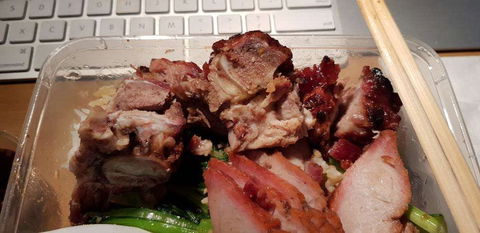 BBQ One - Schoolies Week Accommodation 0