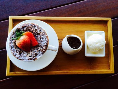 Q Bar & Brasserie On The Avenue - Schoolies Week Accommodation 4