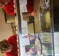 Bruce's Ozzie Pizza  Ribs - Schoolies Week Accommodation