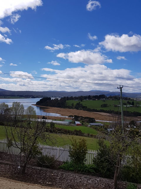Elmslie Tasmania - Schoolies Week Accommodation 7