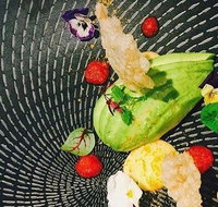 Mizz B'z Food  Wine - Schoolies Week Accommodation