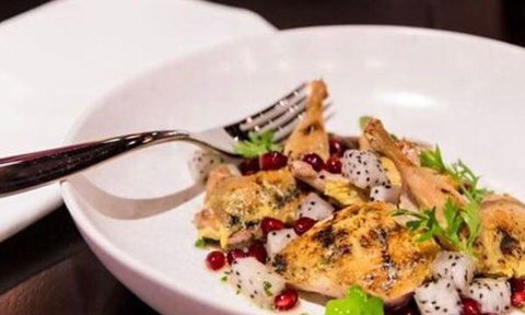 Mizz B'z Food & Wine - Schoolies Week Accommodation 1