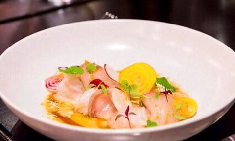 Mizz B'z Food & Wine - Schoolies Week Accommodation 2