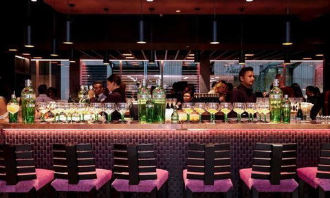 Mizz B'z Food & Wine - Schoolies Week Accommodation 5