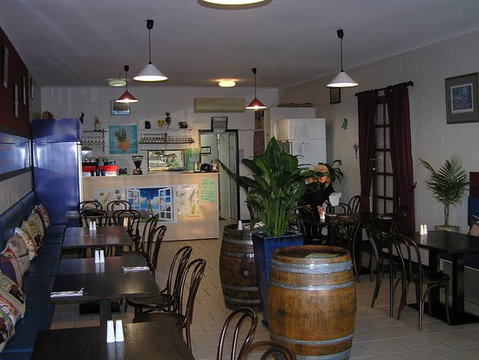 Froggy's Bistro - Schoolies Week Accommodation 0