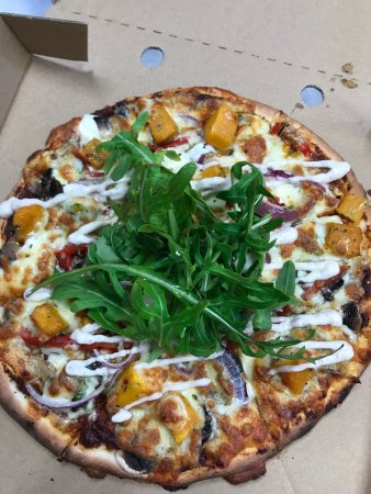 Fusion Pizza Bar - Schoolies Week Accommodation 0