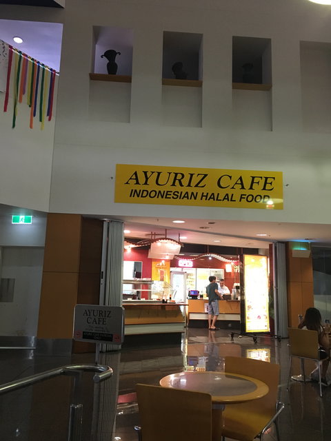 Ayuriz Cafe - Schoolies Week Accommodation 1