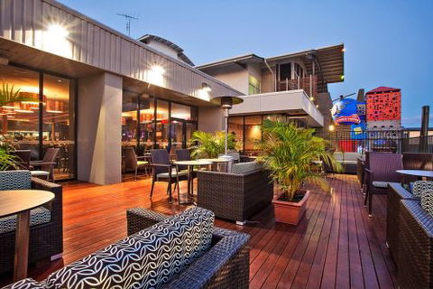 Magpies Sporting Club - Schoolies Week Accommodation 1
