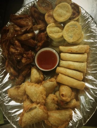 Num Whan Thai Restaurant - Schoolies Week Accommodation 1