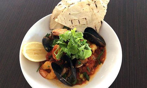 Byblos Restaurant & Bar - Schoolies Week Accommodation 8