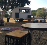 The Black Russian Caravan Bar - Schoolies Week Accommodation