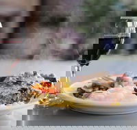 St. Helens R.S.L. Ex-Servicemen's  Citizens Club - Schoolies Week Accommodation