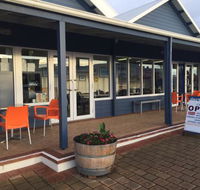 DeckChair Cafe - Schoolies Week Accommodation