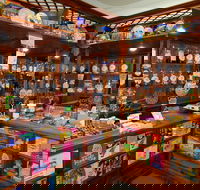 Sticky Fingers Candy Store - Schoolies Week Accommodation