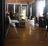 Monica's - Schoolies Week Accommodation