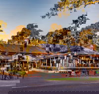 The Duck Inn - Schoolies Week Accommodation