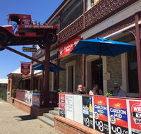 Blumberg Hotel - Schoolies Week Accommodation