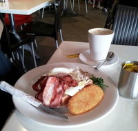 Cafe 21 - Schoolies Week Accommodation