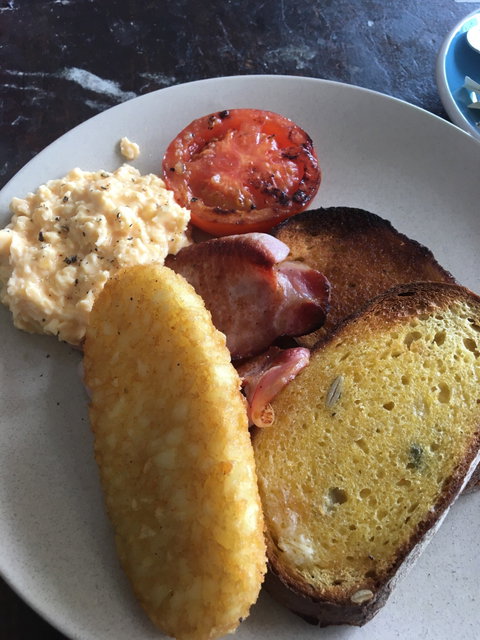 Chilli Jam Cafe - Schoolies Week Accommodation 4