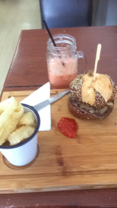 Chilli Jam Cafe - Schoolies Week Accommodation 6